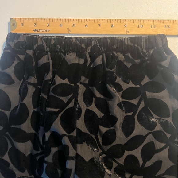 Gretchen Scott Leaf Burnout Velvet Palazzo Pants Sheer Pull On Ankle Black XXS - Picture 8 of 14